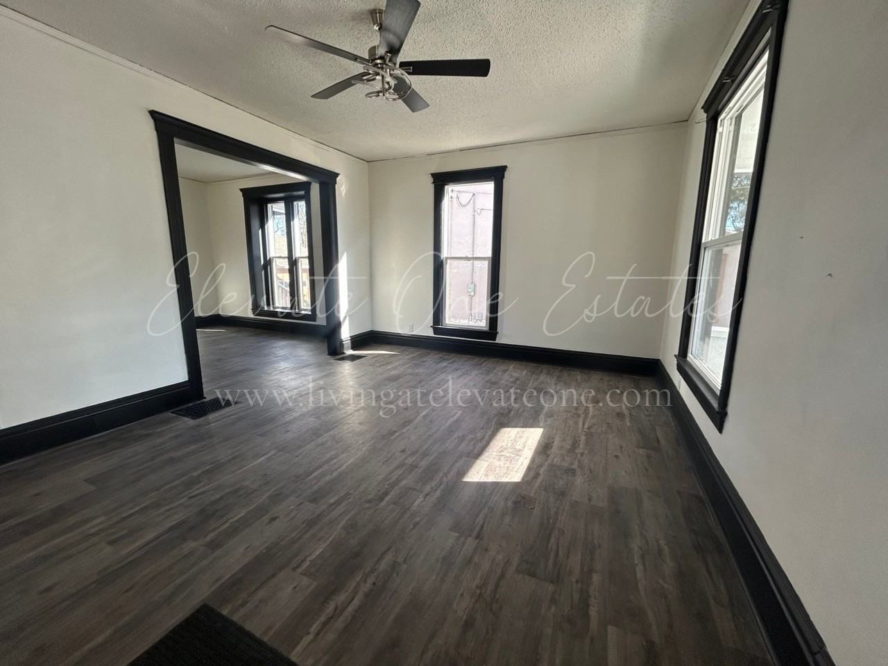 435 N Apple Ave - Photo 3 of 18