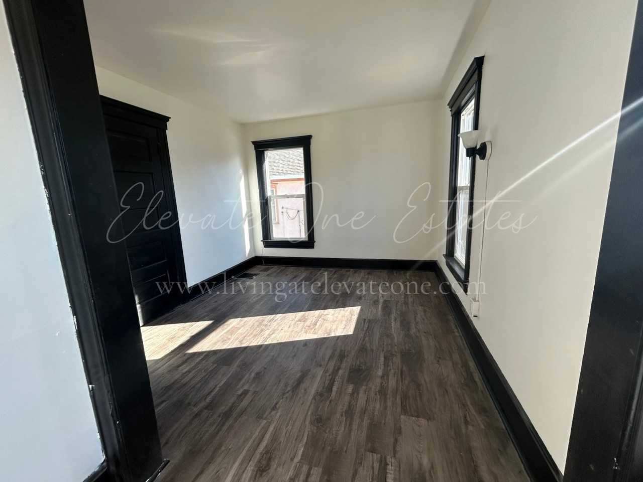 435 N Apple Ave - Photo 7 of 18