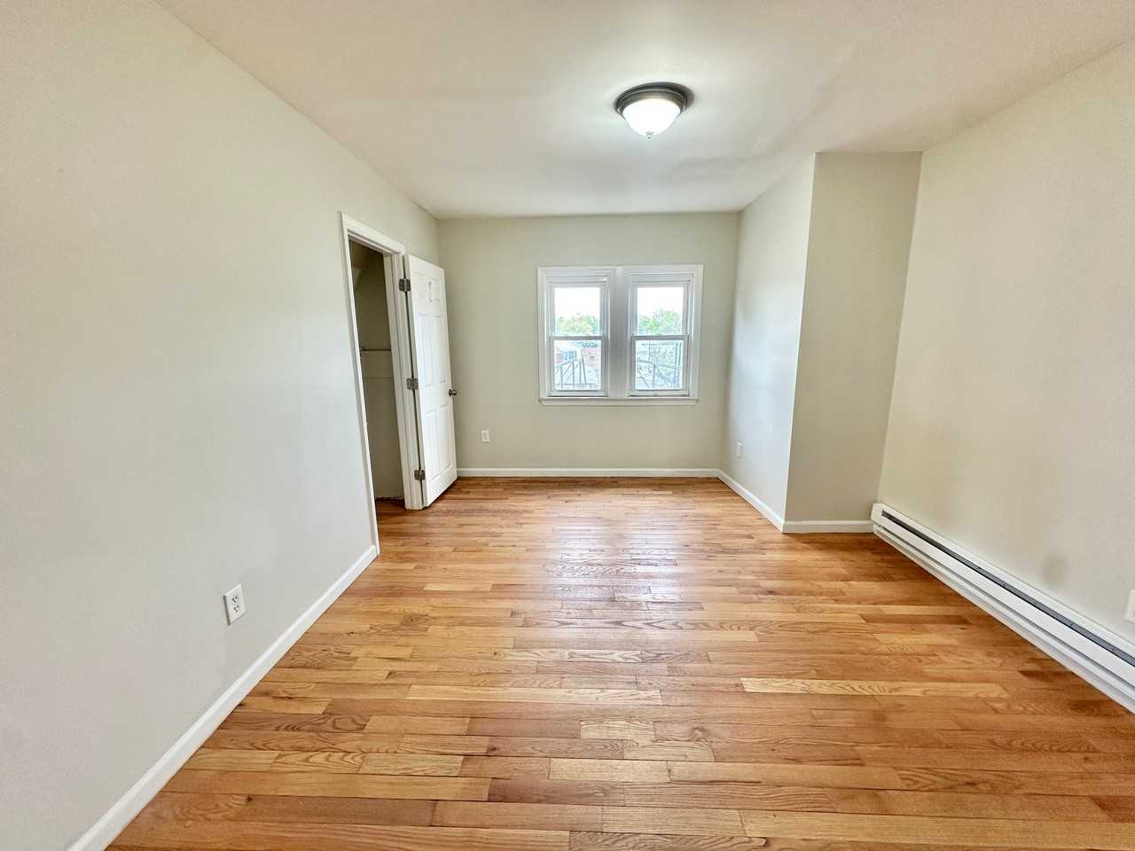 86 Stuyvesant Ave #3 - Photo 4 of 9