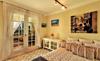 1030 N State St #43J - Photo 1 of 1