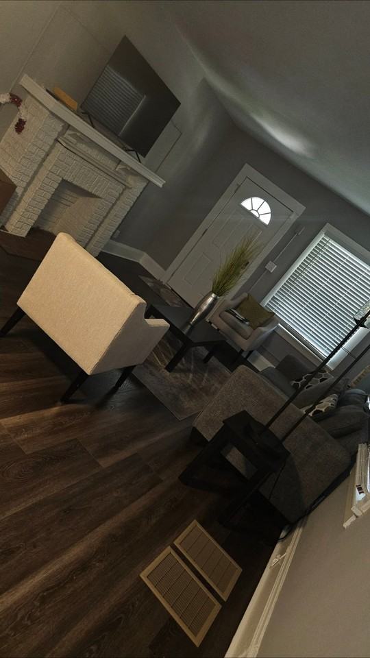 960 S Ohio Ave - Photo 3 of 10