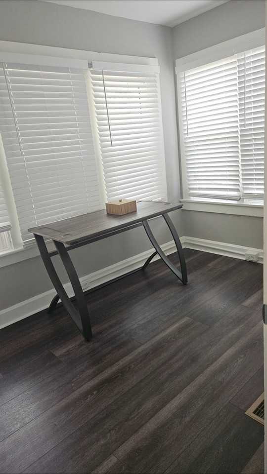 960 S Ohio Ave - Photo 4 of 10