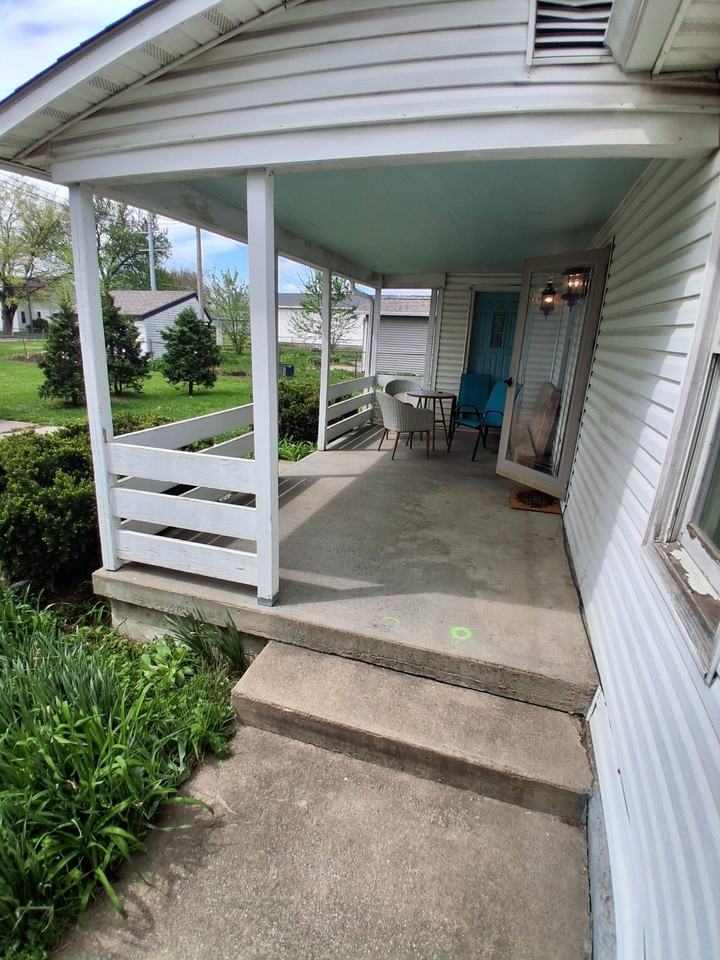 117 W Ash St #3 - Photo 2 of 4