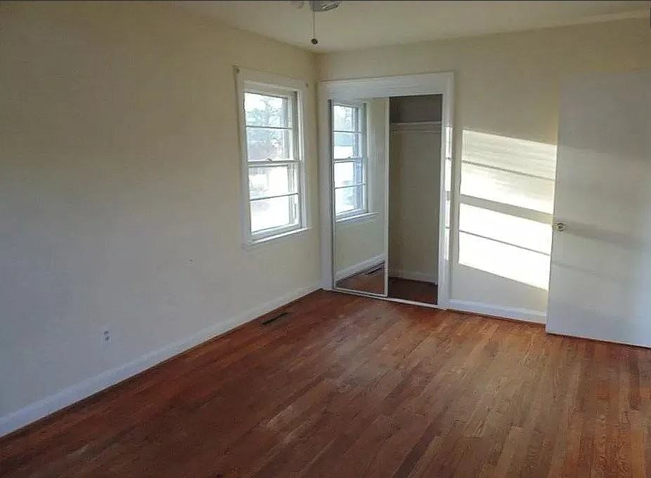 810 S Commerce St - Photo 3 of 17