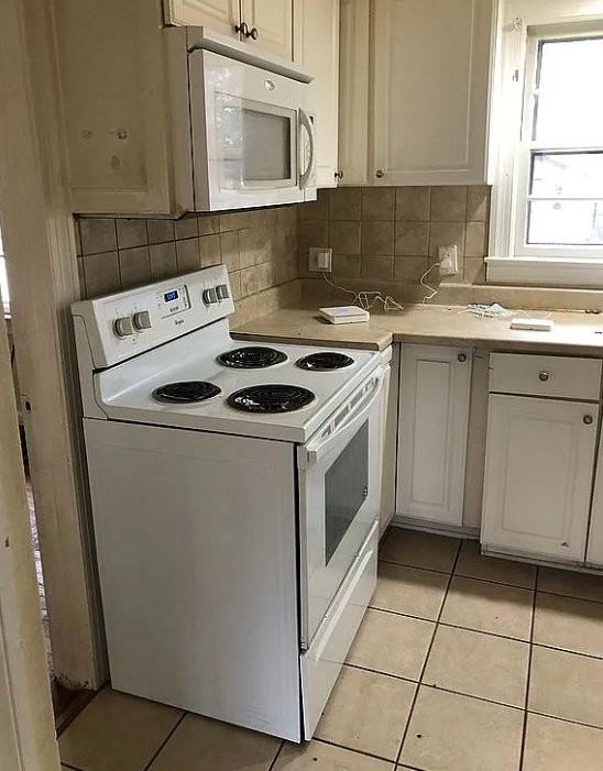 810 S Commerce St - Photo 4 of 17