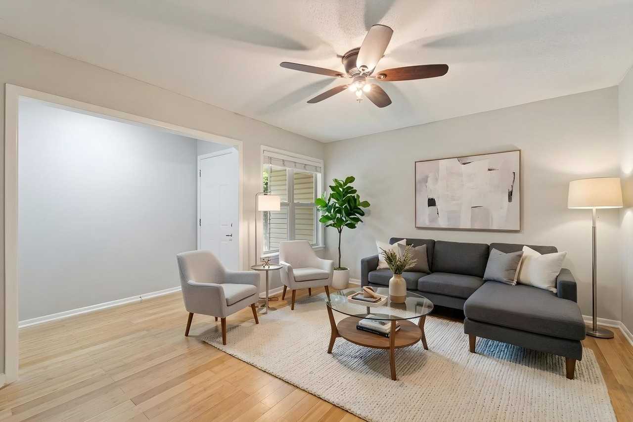 2119 N 55th Pl - Photo 2 of 25