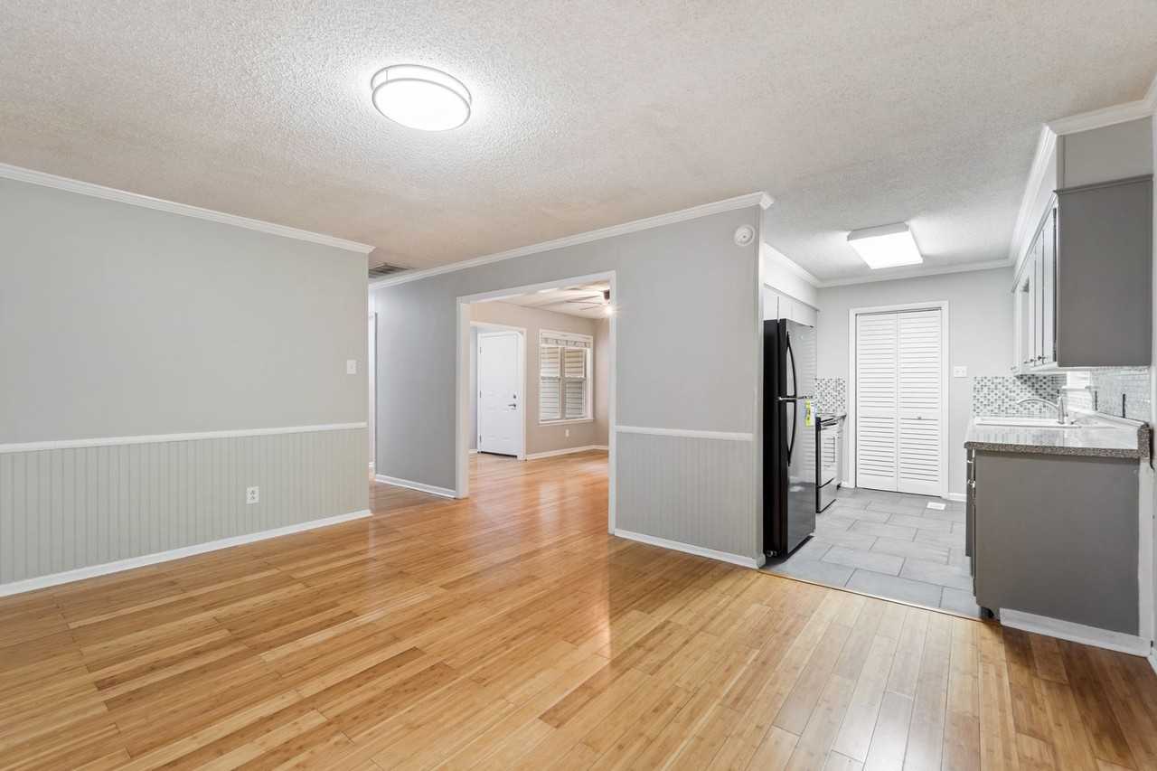 2119 N 55th Pl - Photo 7 of 25