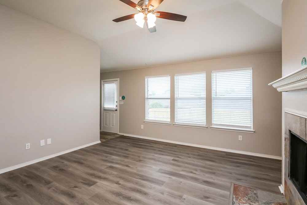 5436 Trout Creek Ct - Photo 5 of 16