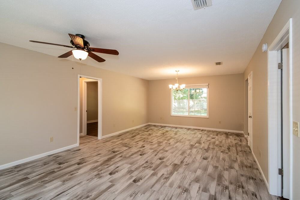 2383 Dundee Ct E - Photo 3 of 16