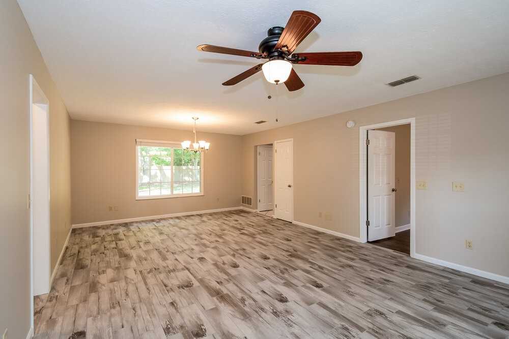 2383 Dundee Ct E - Photo 4 of 16