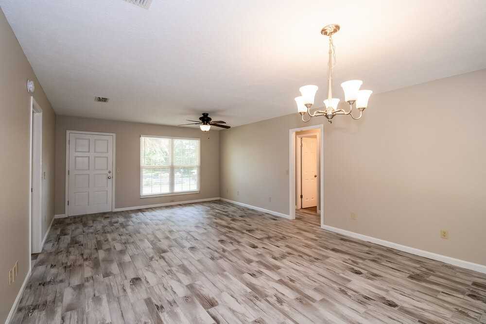 2383 Dundee Ct E - Photo 5 of 16