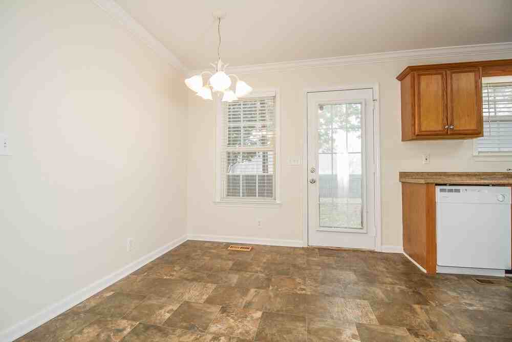 1527 Dodd Trl - Photo 5 of 15