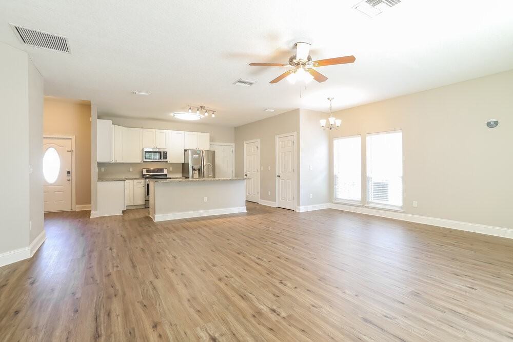 1507 Julia St - Photo 4 of 19