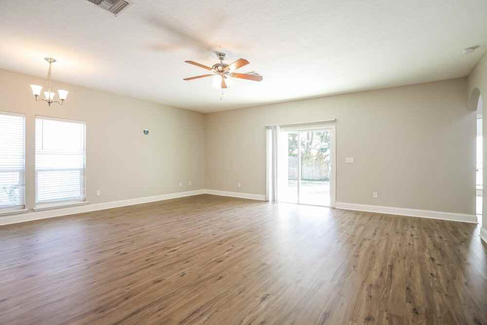 1507 Julia St - Photo 6 of 19