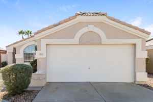 featured image of 851 E Boston St