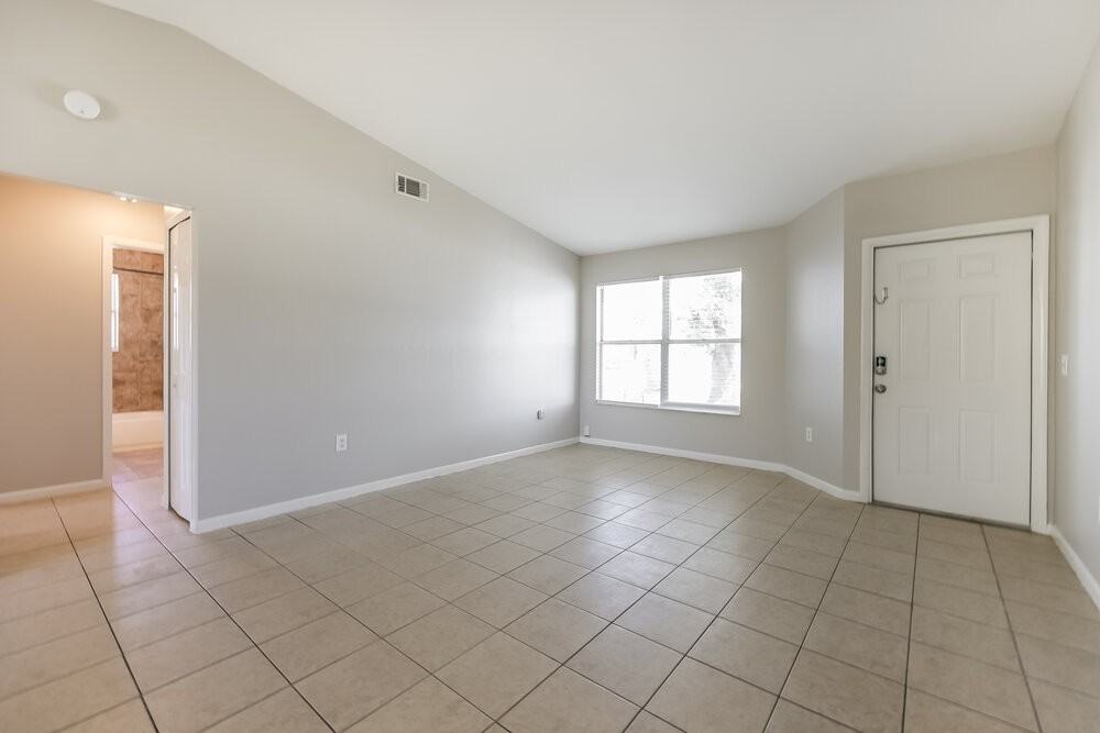 2122 Se 6th Ln - Photo 5 of 19