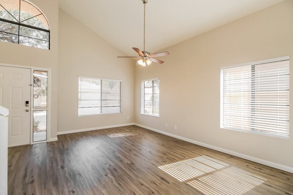 1338 N Brittany Ln - Photo 4 of 20
