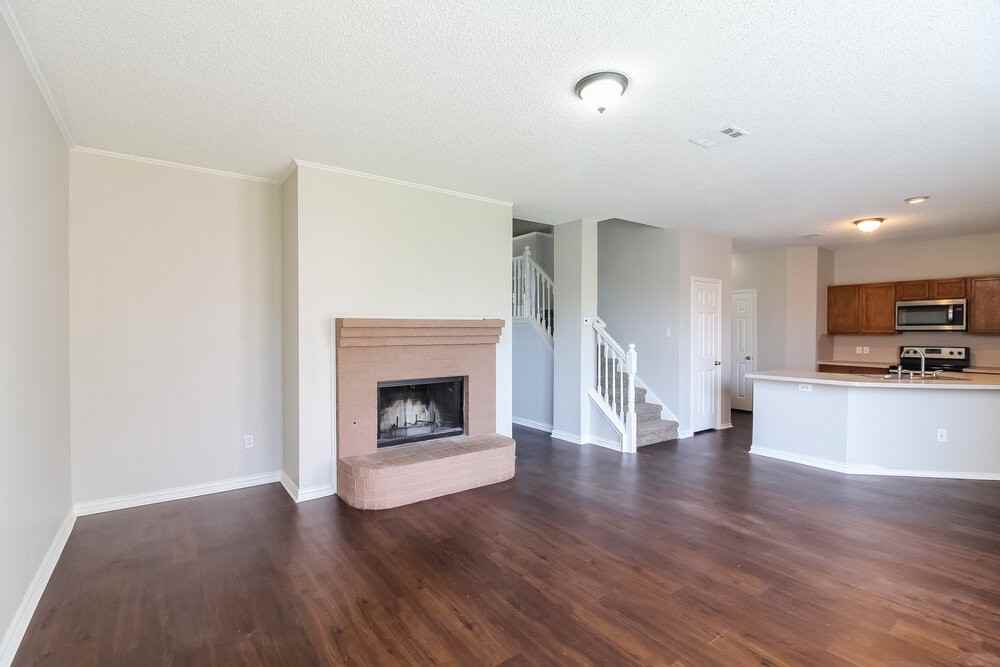 816 Parker Dr - Photo 2 of 16