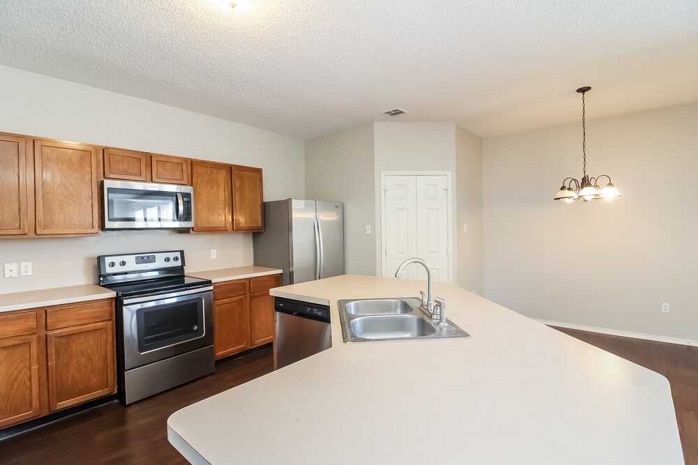 816 Parker Dr - Photo 4 of 16