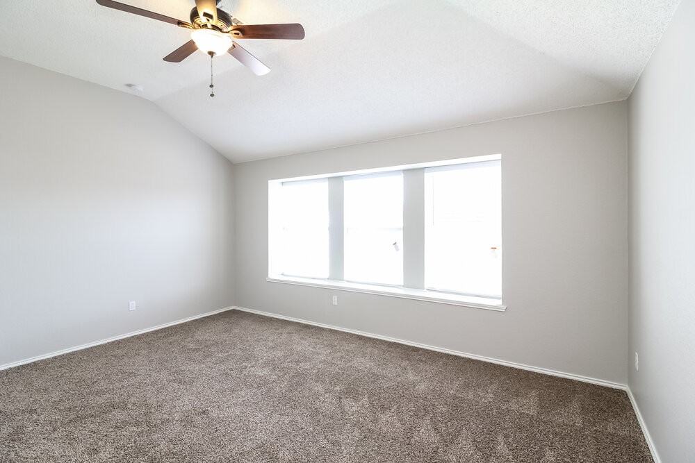 816 Parker Dr - Photo 5 of 16