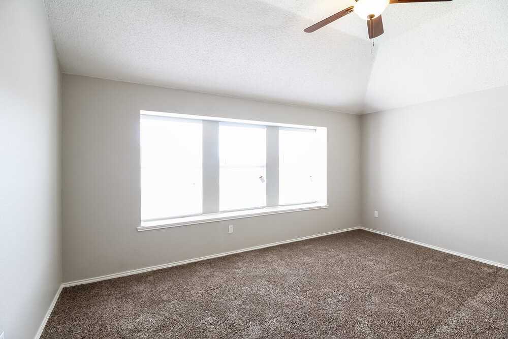 816 Parker Dr - Photo 6 of 16