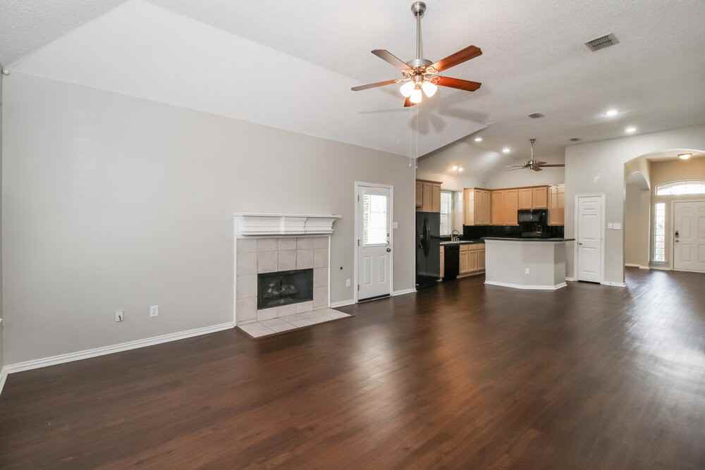 828 Pinnacle Cir - Photo 4 of 19