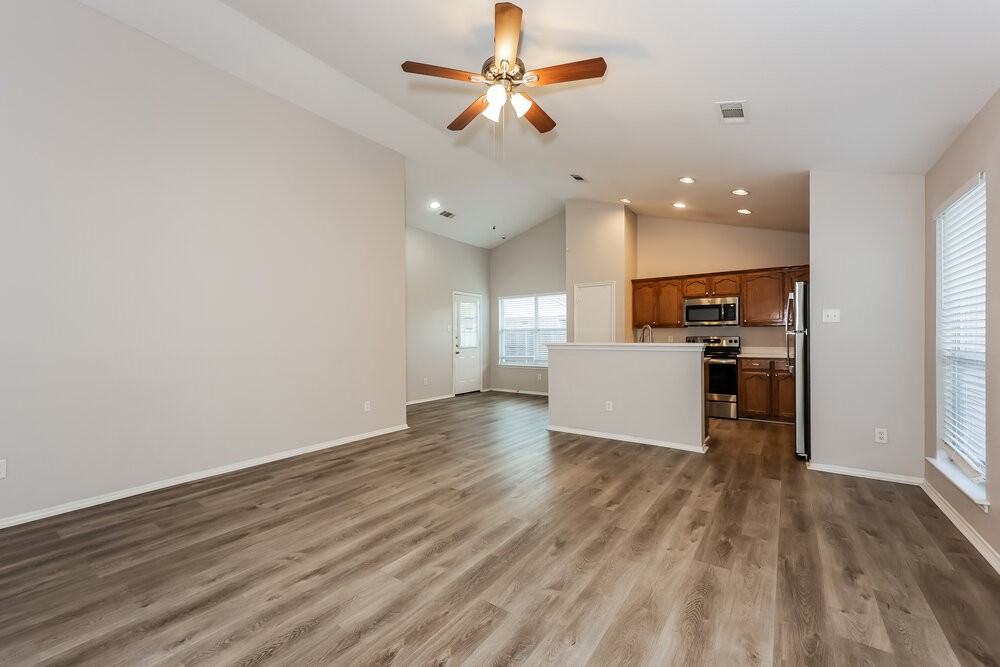 1108 Boxwood Dr - Photo 6 of 16