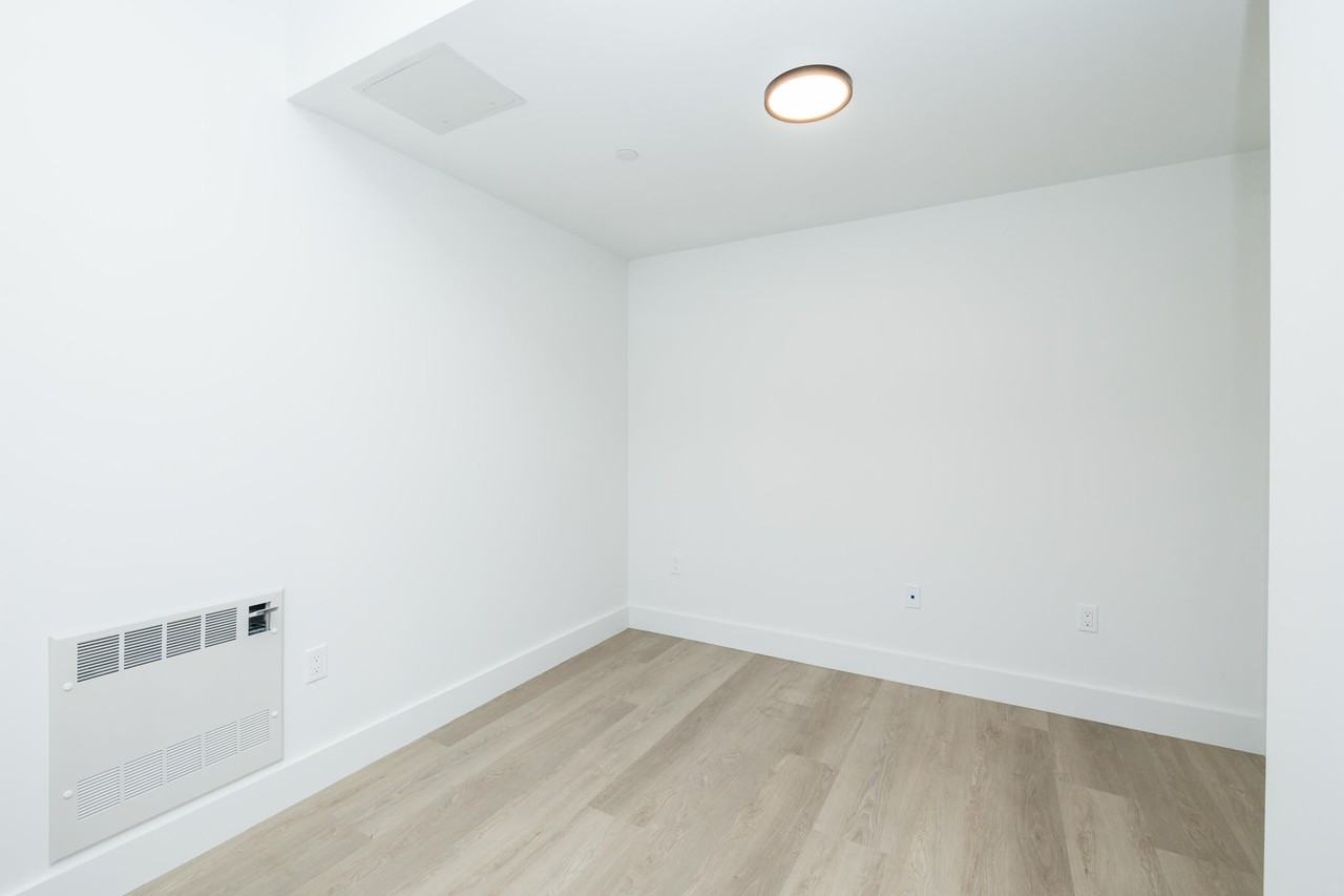 737 Pine - Photo 6 of 32