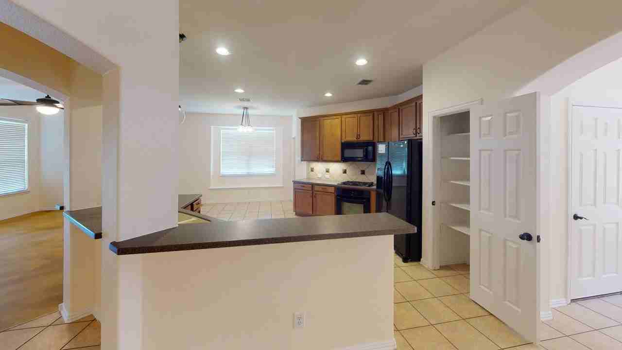 493 Jefferson Ln - Photo 2 of 13