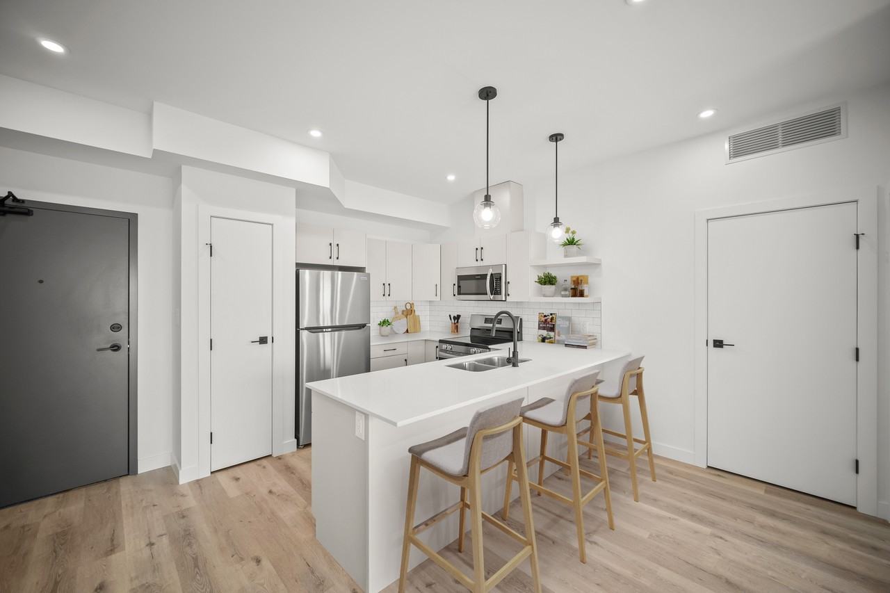 1800 Leila Avenue - Photo 2 of 22