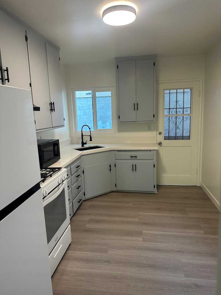 209 West Palmer Avenue - Photo 6 of 12