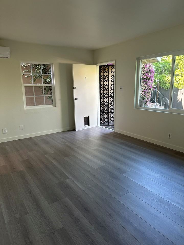 209 West Palmer Avenue - Photo 2 of 12