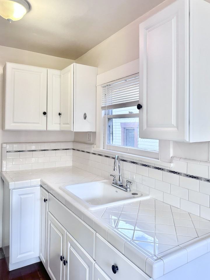 1223 N Fairfax Ave #3-4 - Photo 6 of 13