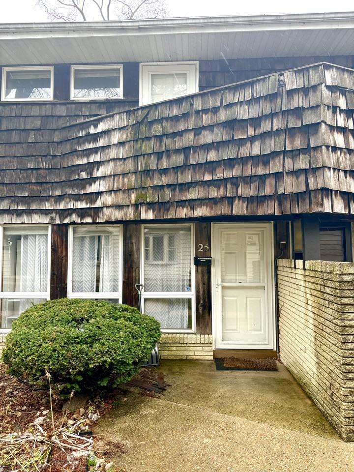 25 S Lakewood Gardens Ln #25