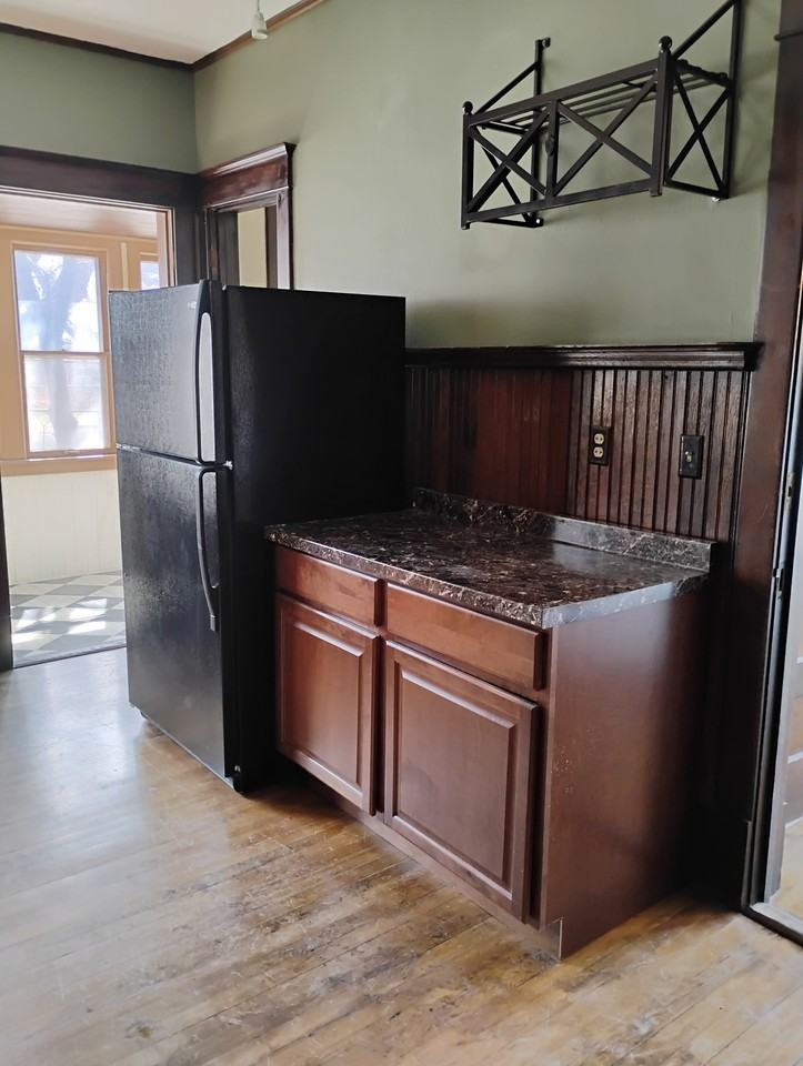 1407 Girard Ave N #2 - Photo 7 of 23