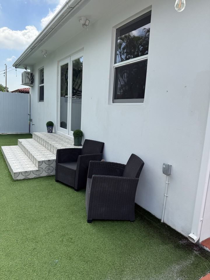 3623 Sw 15th St #NA - Photo 6 of 11