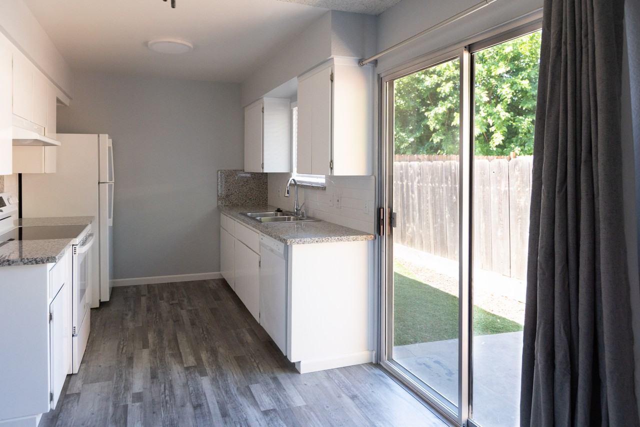 434 W Stuart Ave #2 - Photo 3 of 13