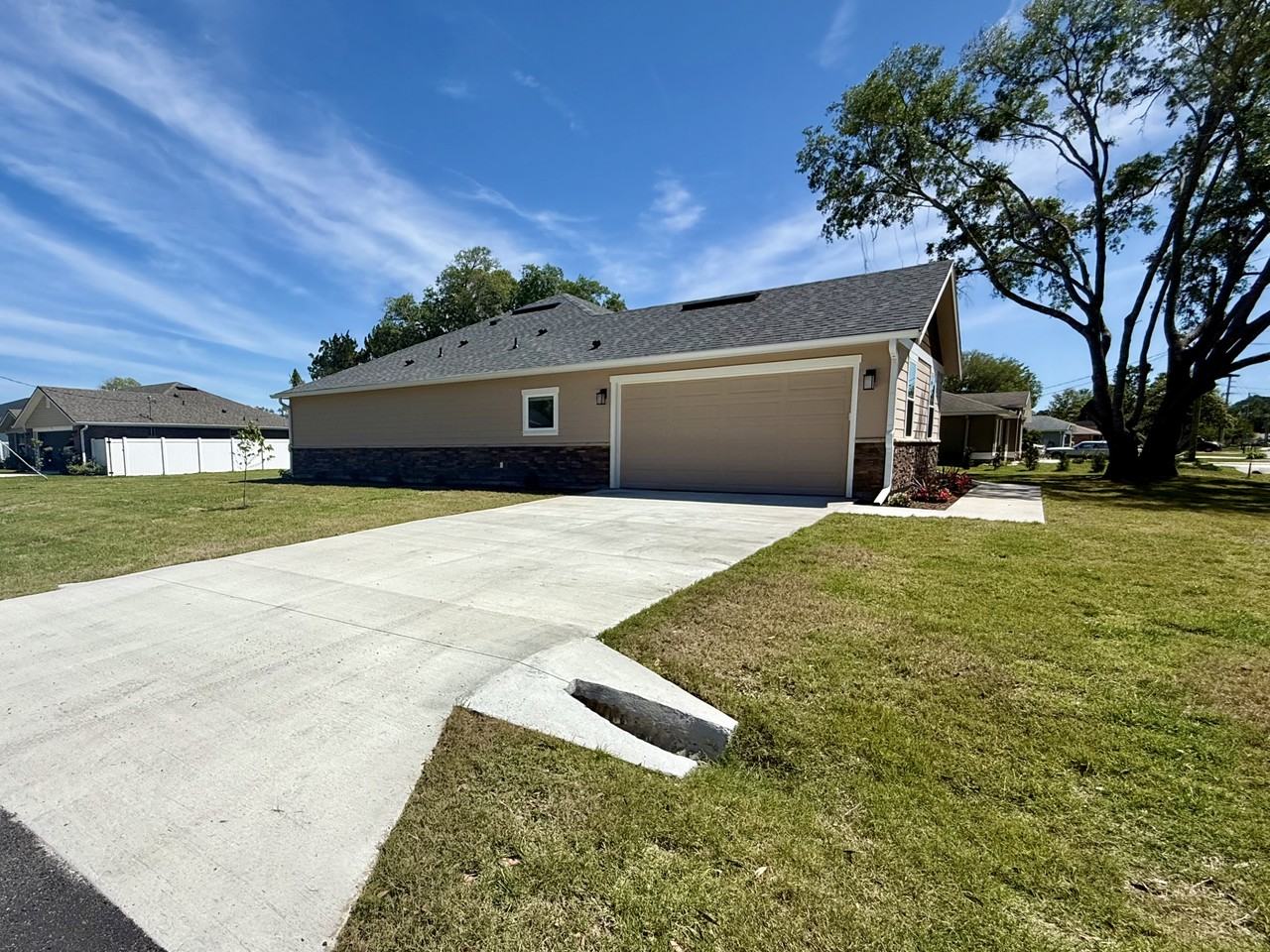 217 Parkview Dr #NA - Photo 3 of 34