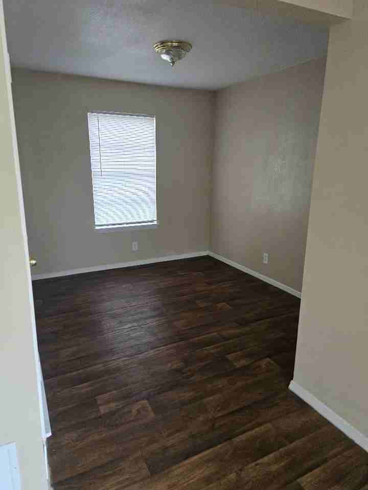 600 W Sadosa St #5 - Photo 7 of 12