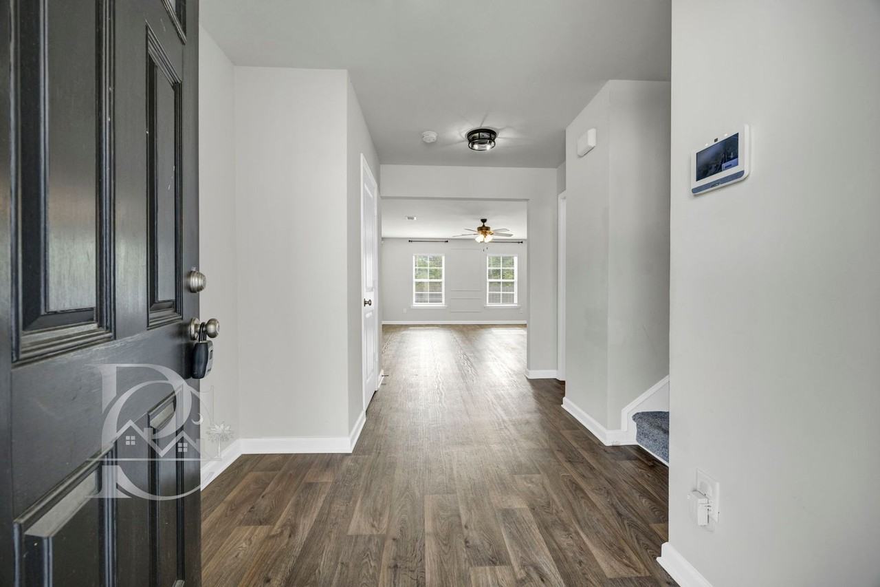 942 Cornwallis Way - Photo 3 of 39