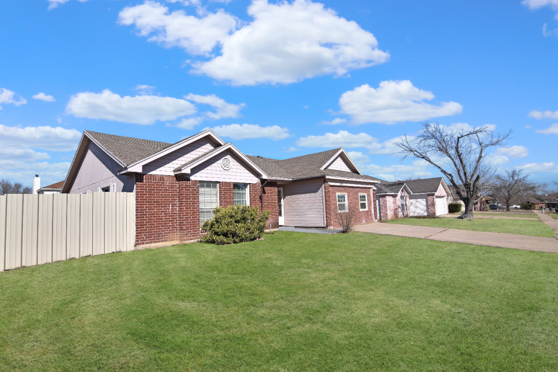 2501 Wiley Dr #NA - Photo 3 of 22