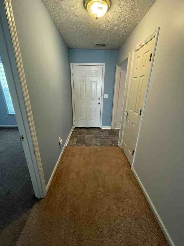 220 John Ct - Photo 3 of 21