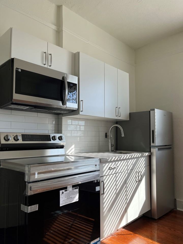 5823 Catina St #A - Photo 5 of 18