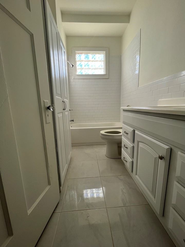 5823 Catina St #A - Photo 6 of 18