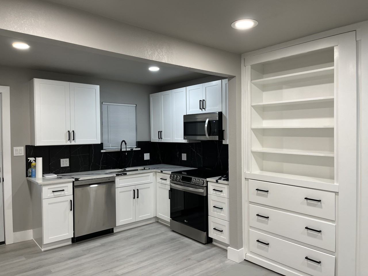 2925 N Travis St #NA - Photo 4 of 8