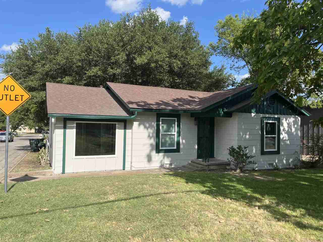 2925 N Travis St #NA - Photo 7 of 8