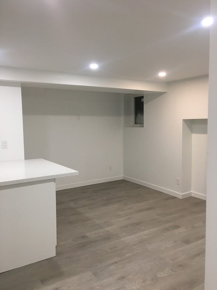 425 Prince of Wales Drive - Photo 2 of 15