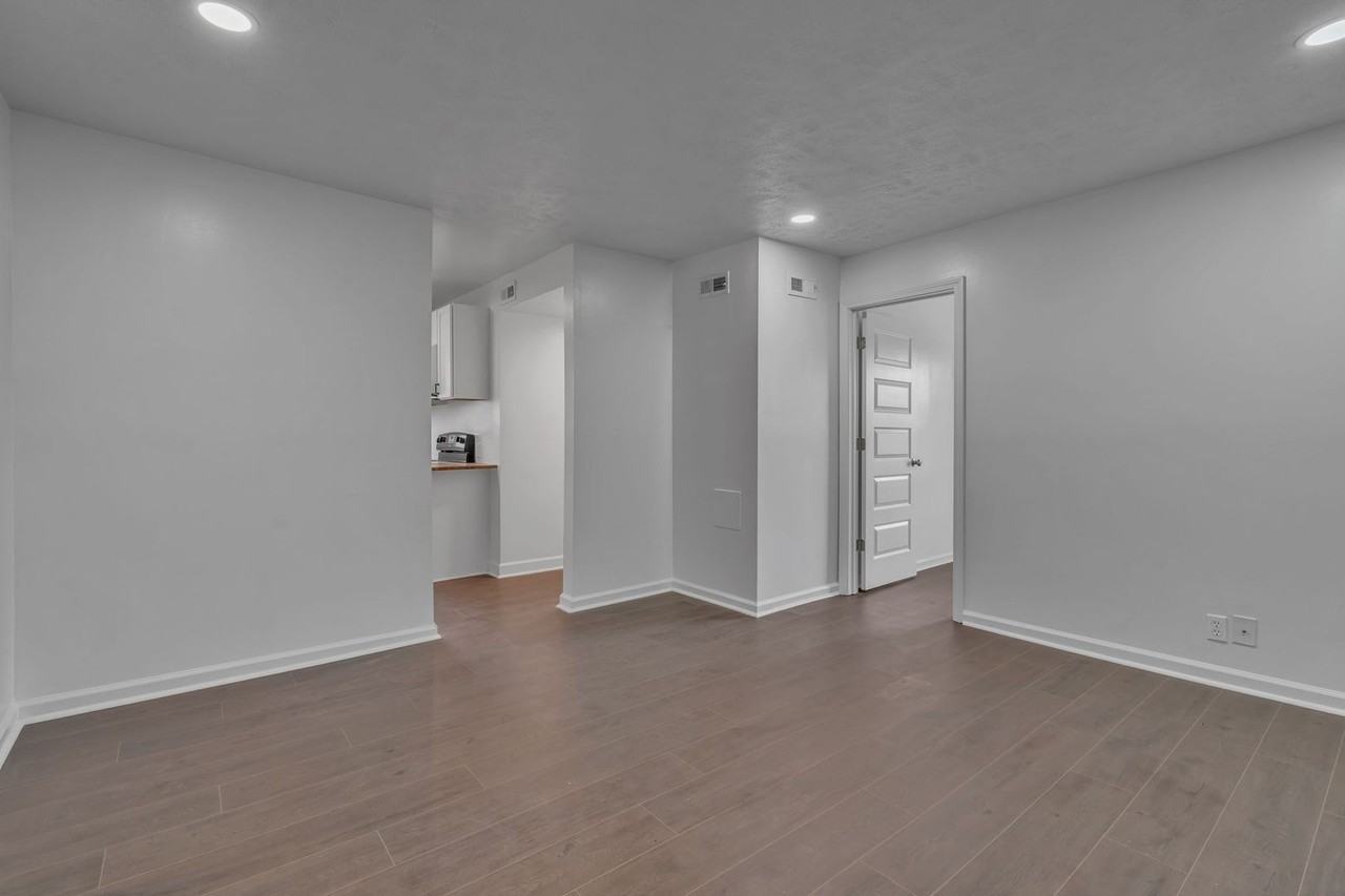 Jefferson Flats - Photo 2 of 38