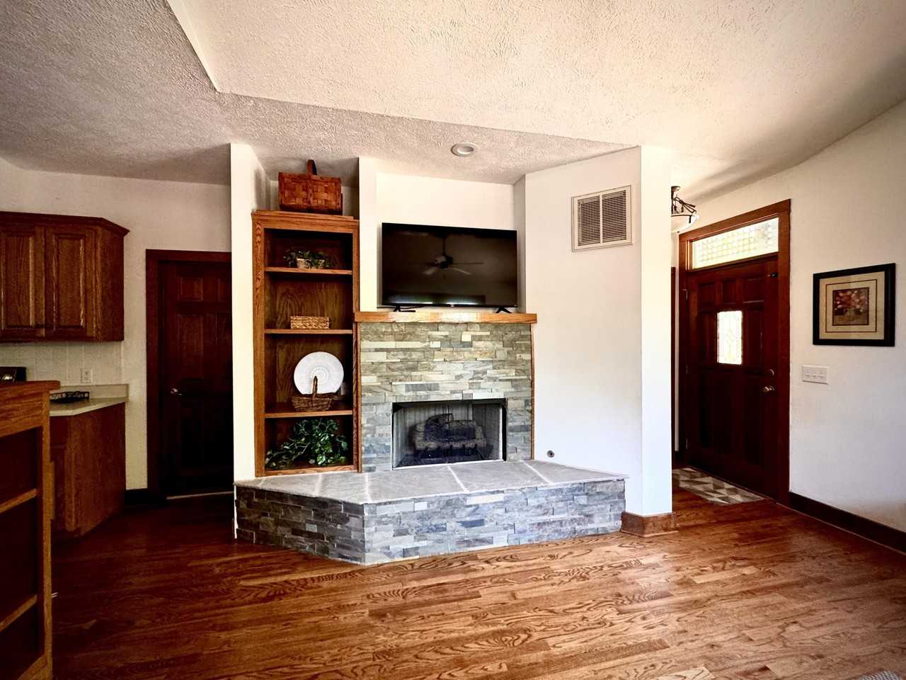 38 Bungalow Village Way - Photo 5 of 23