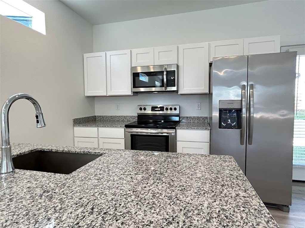 960 Ventnor Ave - Photo 2 of 16